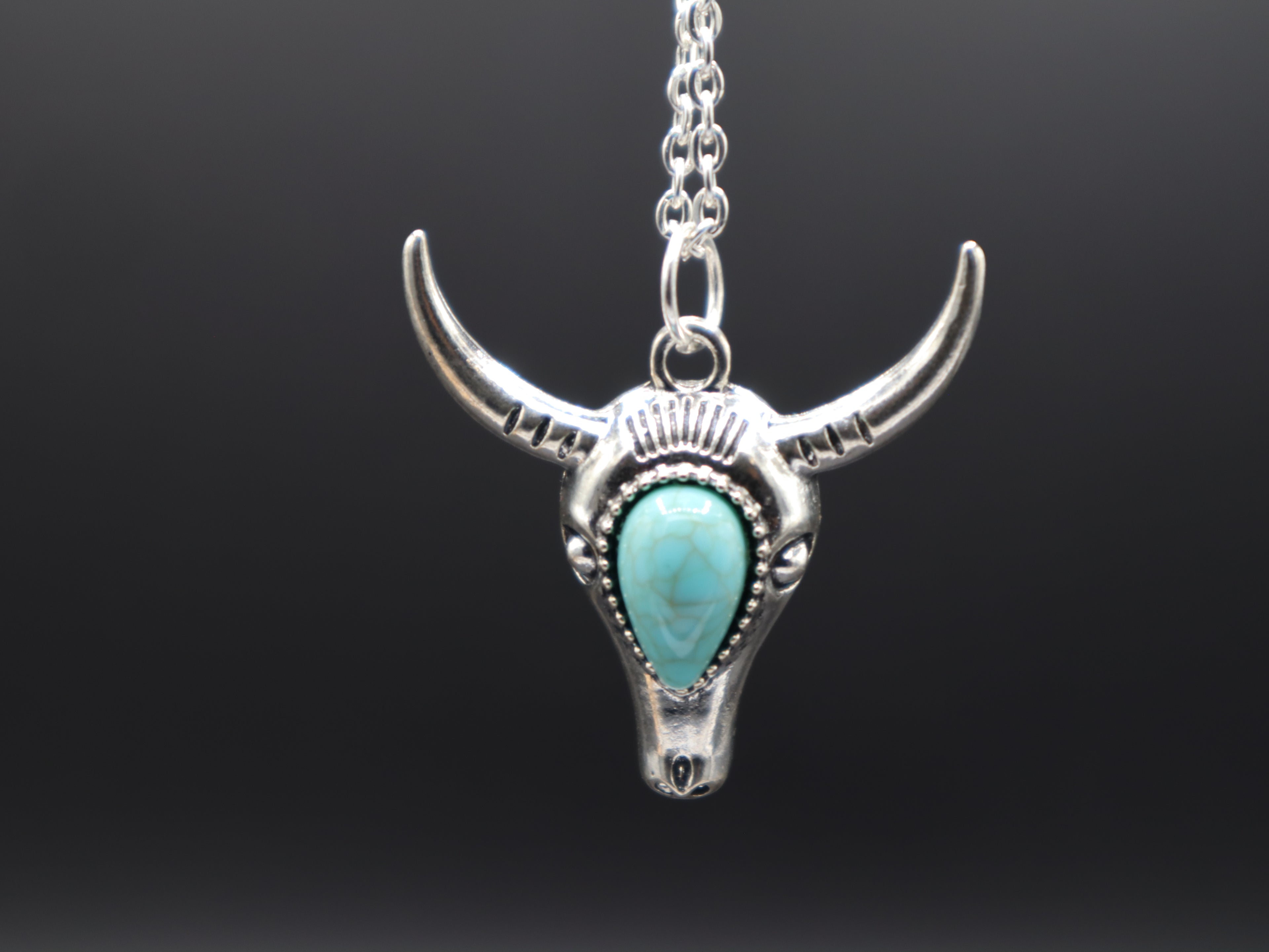 Western Cow/Bull Skull Horn Necklace